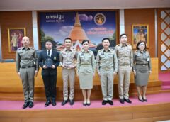 จ.นครปฐม มอบโล่เชิดชูเกียรติการคัดเลือกคนดีศรีจังหวัด ประจำปีงบประมาณ พ.ศ. 2568